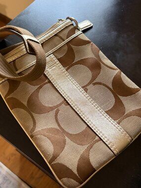 Coach Signature Canvas Messenger Bag Khaki Brown Beige Jacquard